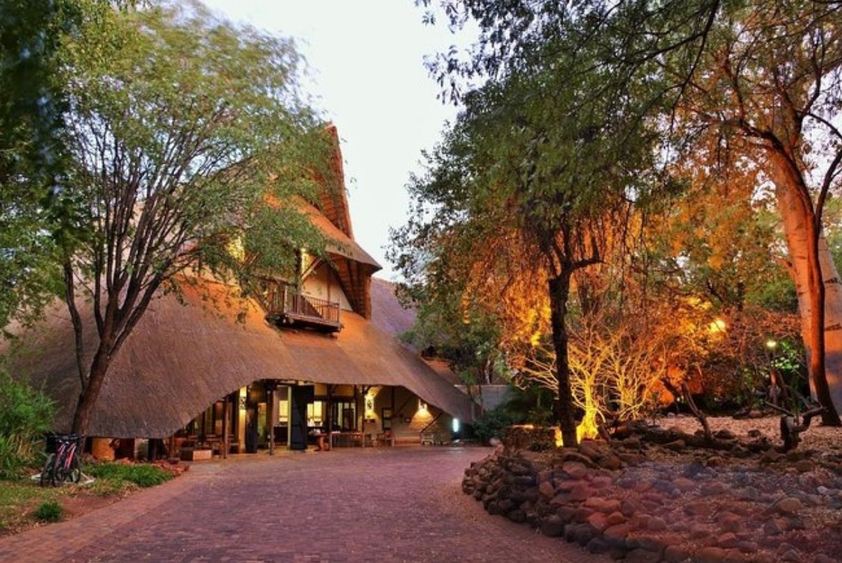Victoria Falls Safari Lodge - Image 4